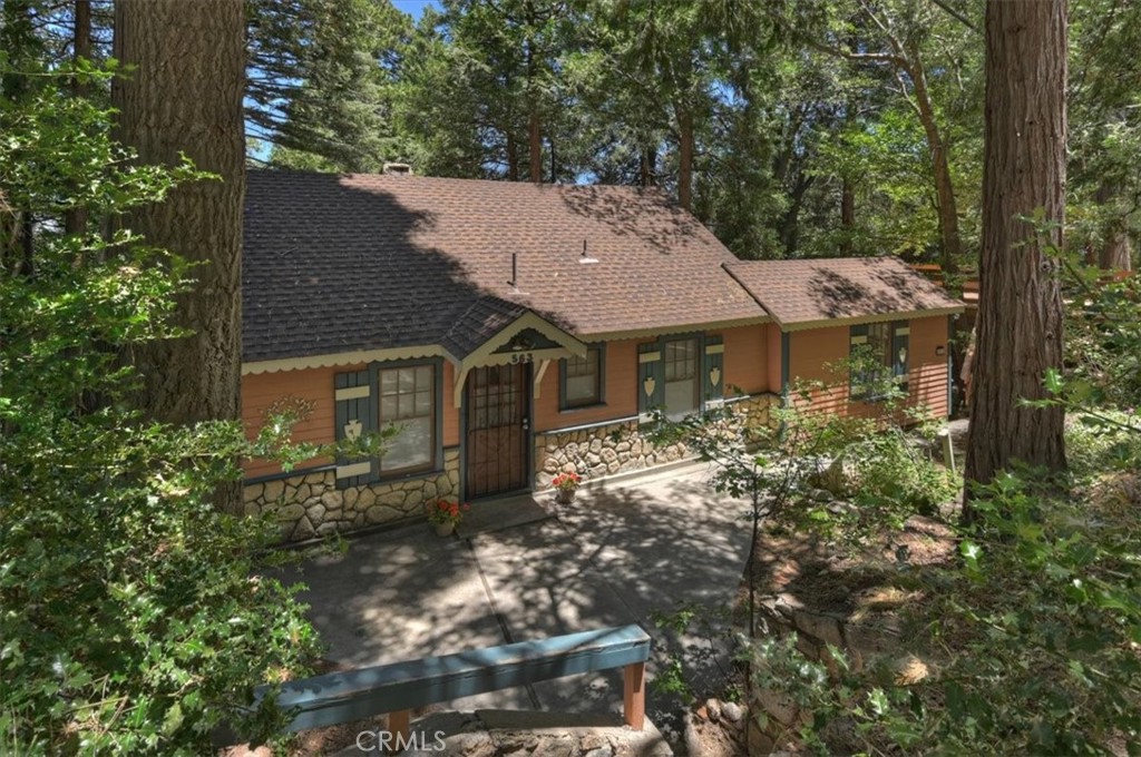 563 E Victoria Court Property Photo 37