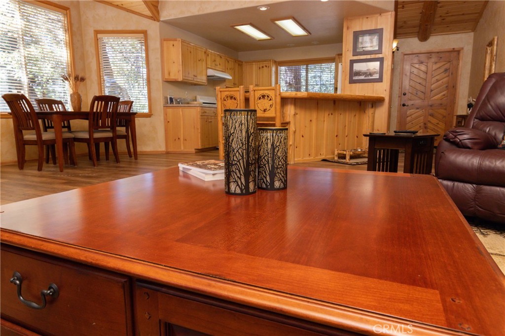 617 Villa Grove Property Photo 7