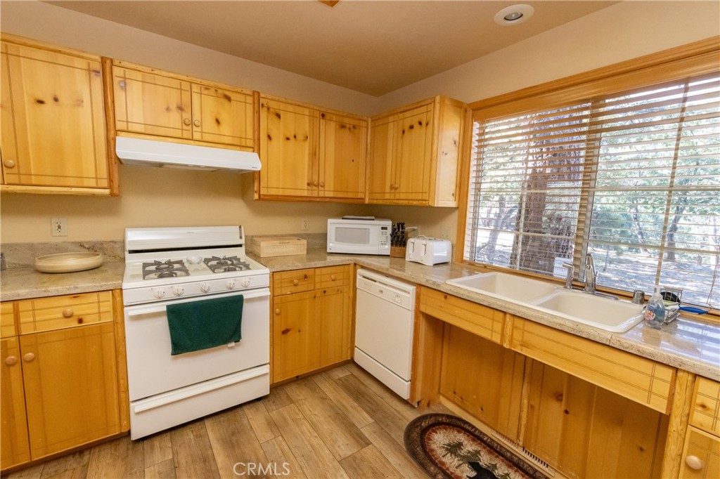 617 Villa Grove Property Photo 11