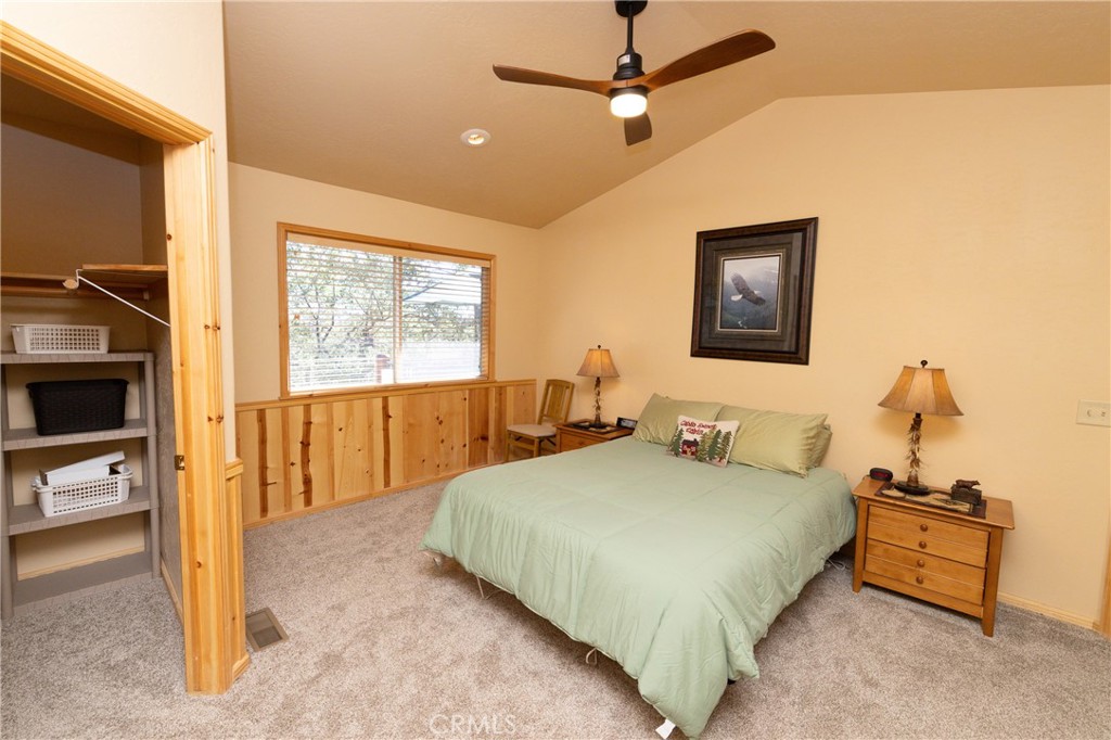 617 Villa Grove Property Photo 14