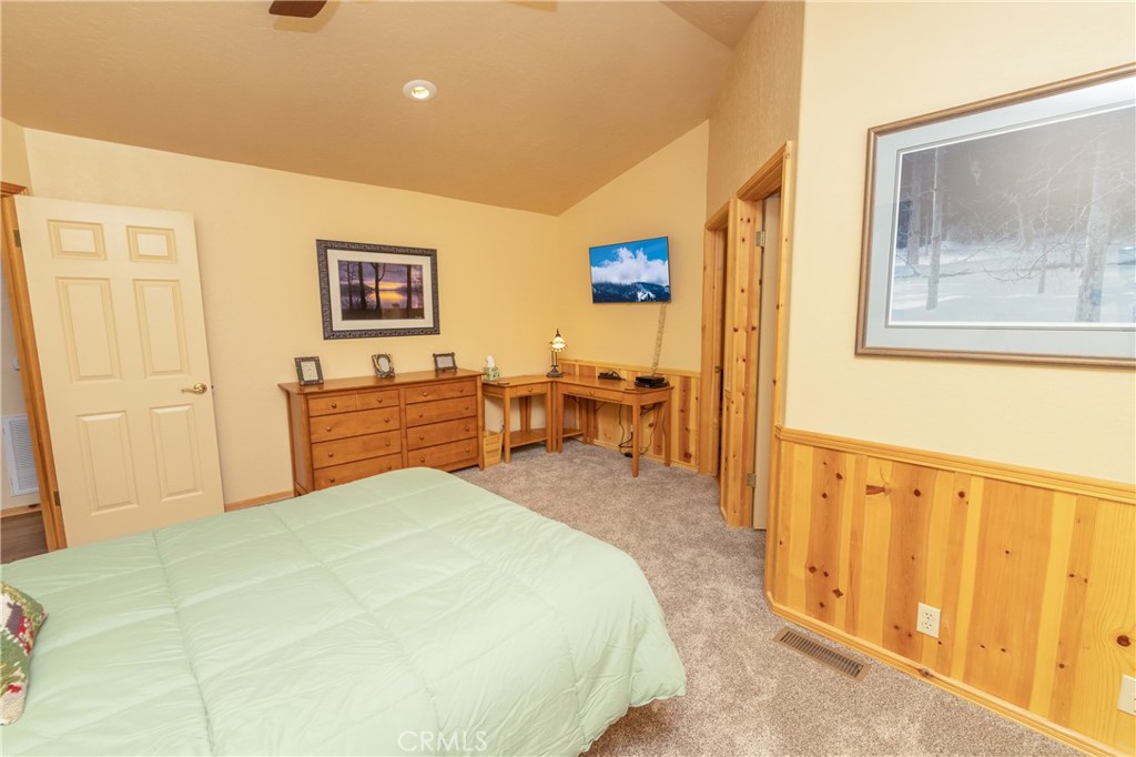 617 Villa Grove Property Photo 16