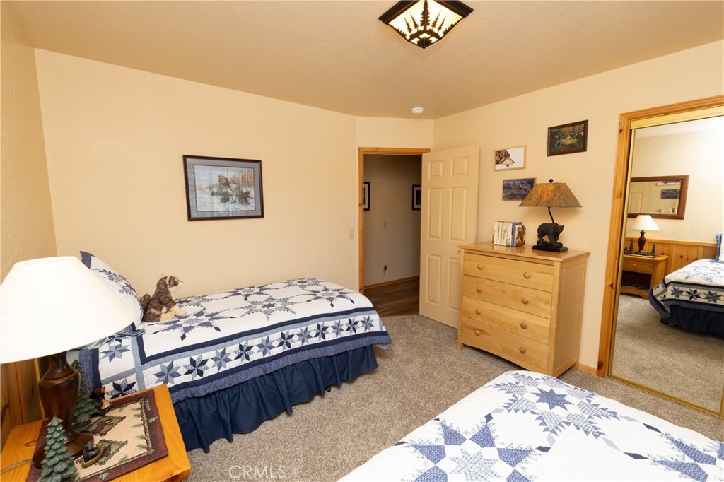 617 Villa Grove Property Photo 28
