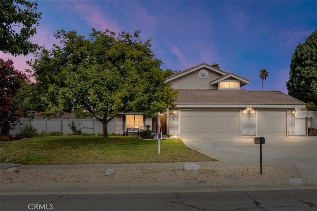 221 Jesse Way Property Photo 1