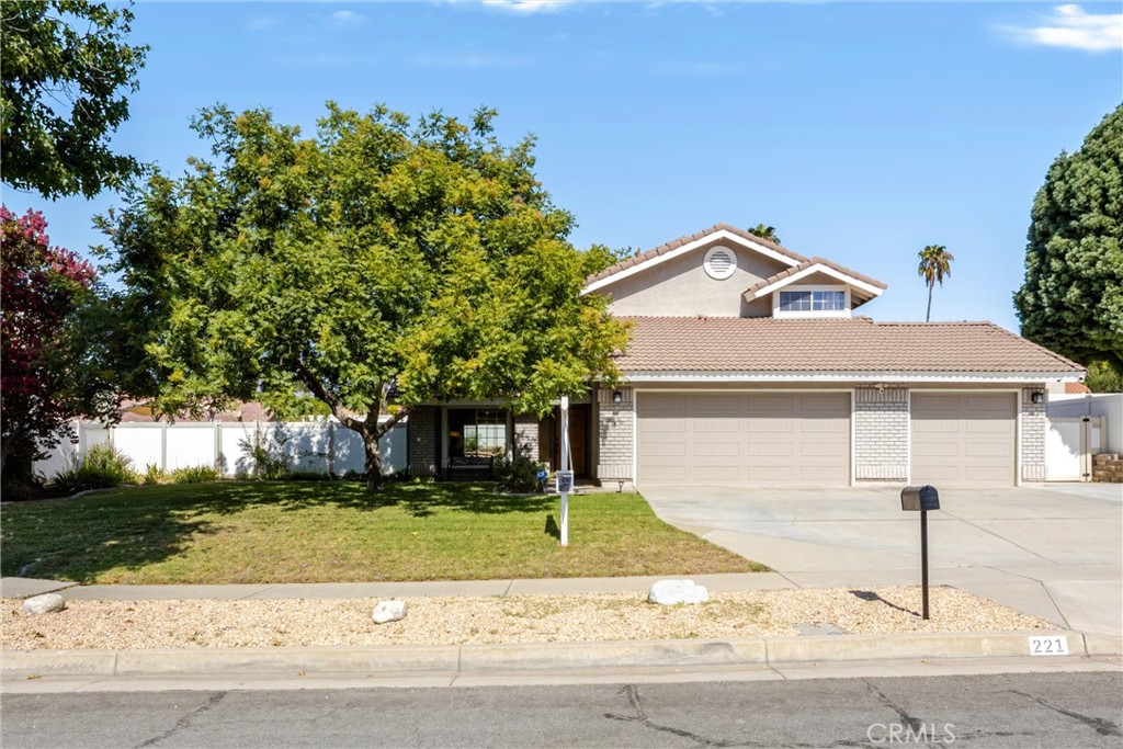 221 Jesse Way Property Photo 2