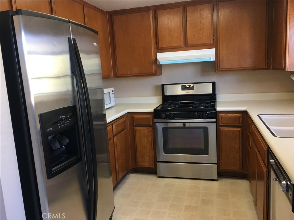2030 Bon View Property Photo 4