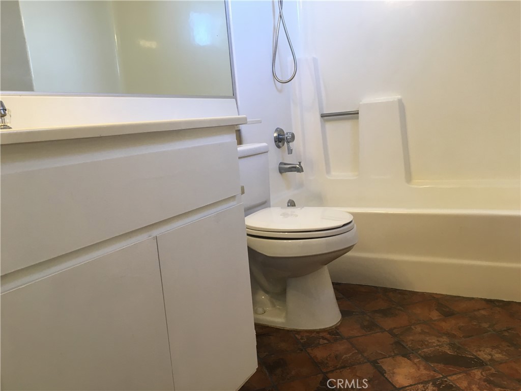 2030 Bon View Property Photo 14
