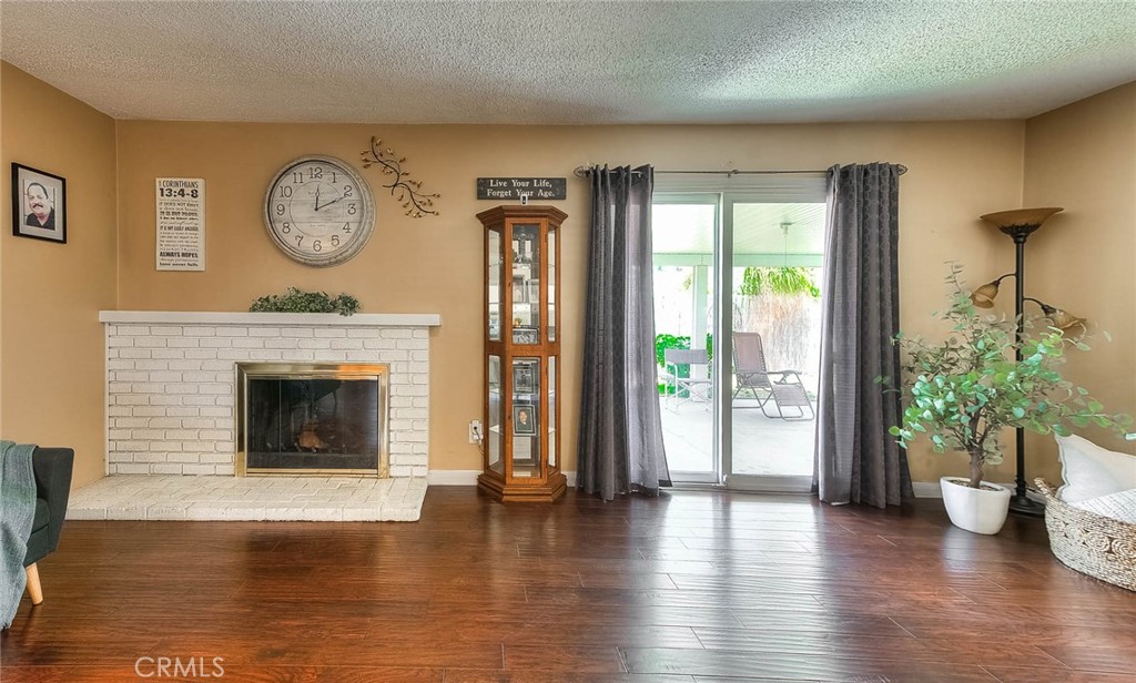 11229 Town Country S Property Photo 5