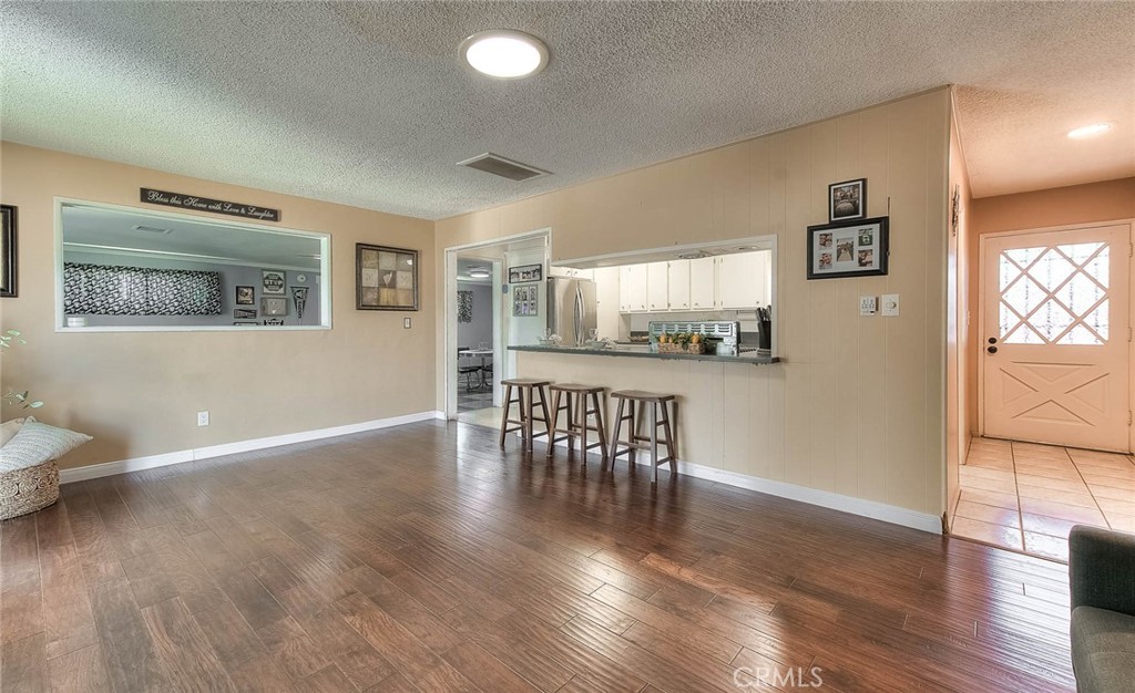 11229 Town Country S Property Photo 6