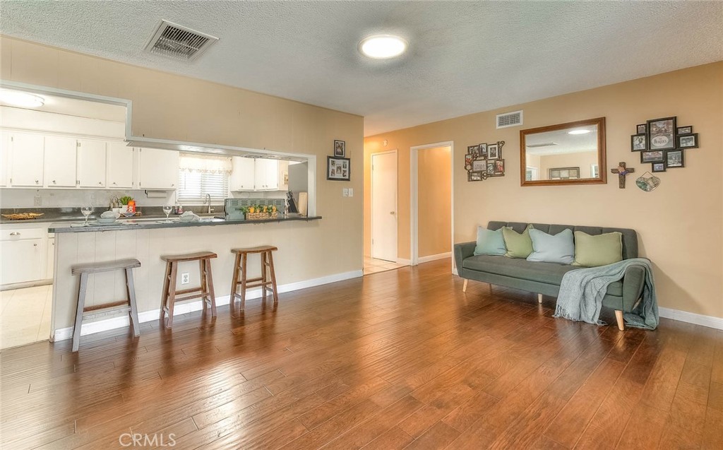 11229 Town Country S Property Photo 8