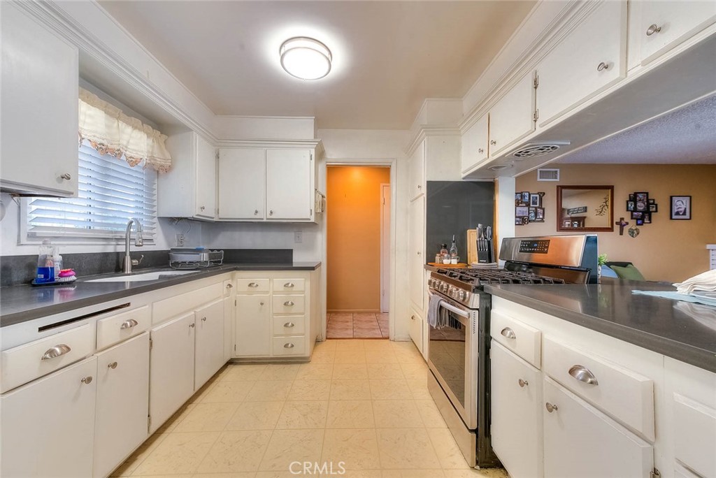 11229 Town Country S Property Photo 9