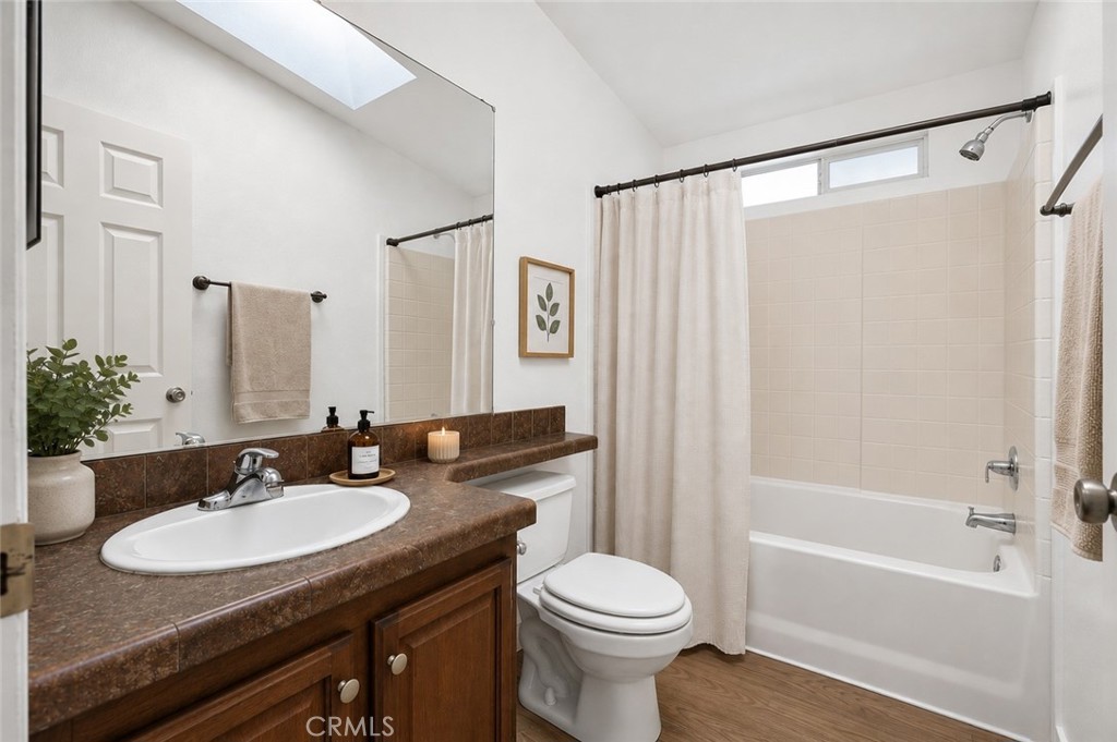 1925 E La Veta Avenue 50 Property Photo 8