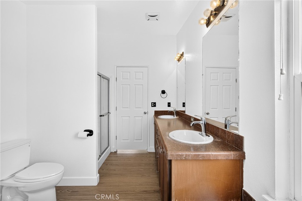 1925 E La Veta Avenue 50 Property Photo 12