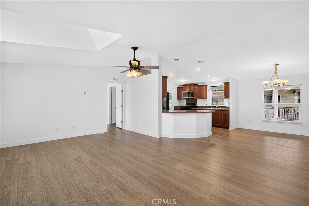 1925 E La Veta Avenue 50 Property Photo 15