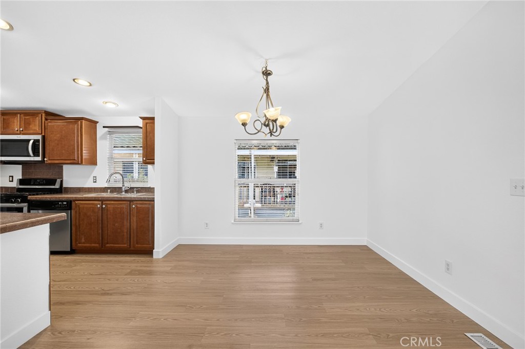 1925 E La Veta Avenue 50 Property Photo 19