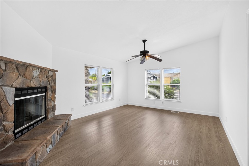 1925 E La Veta Avenue 50 Property Photo 24