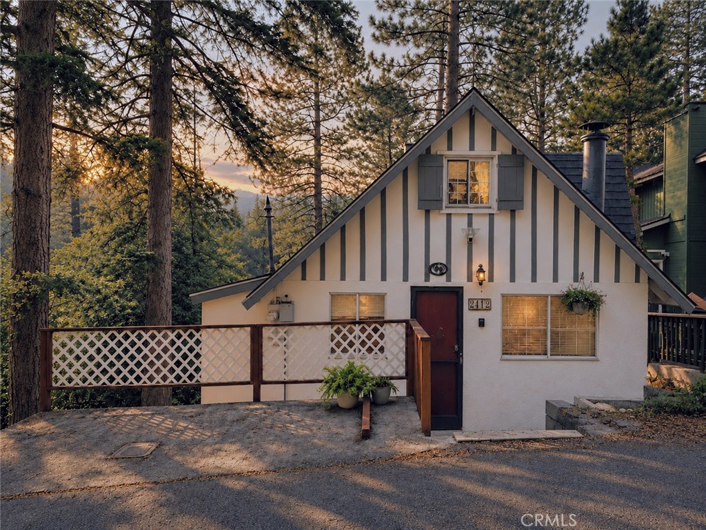 2412 Ridge Property Photo 1