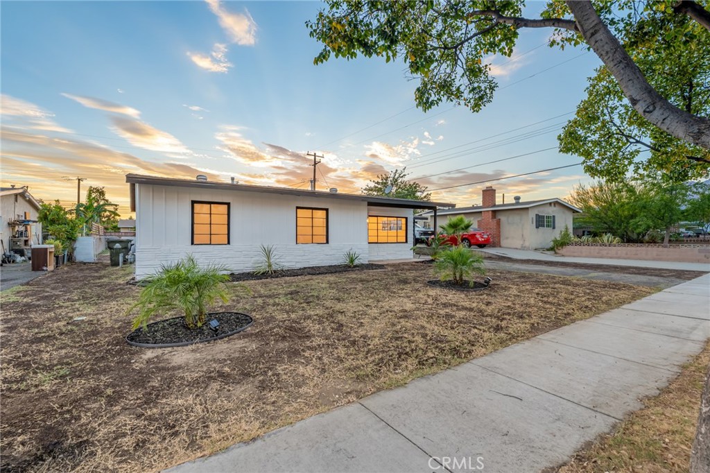 1243 Mandalay Property Photo 4
