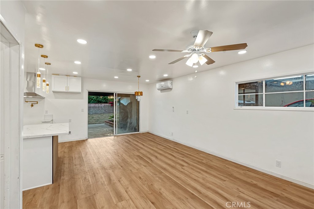1243 Mandalay Property Photo 5