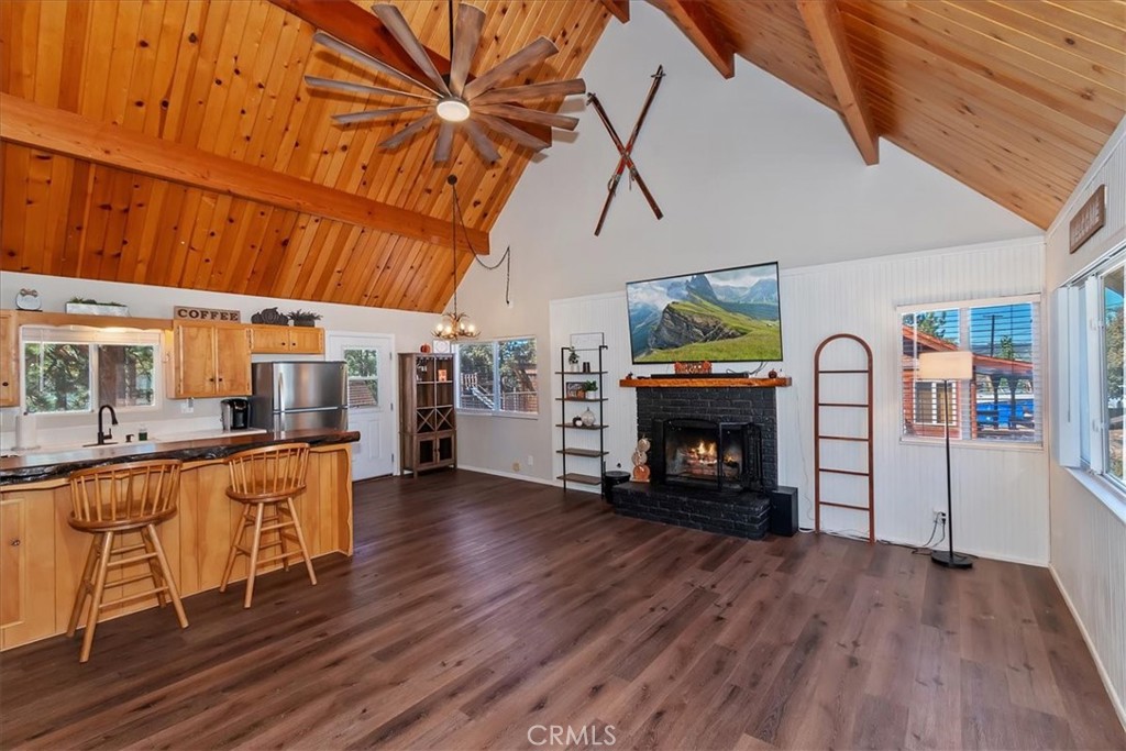 642 Villa Grove Property Photo 3