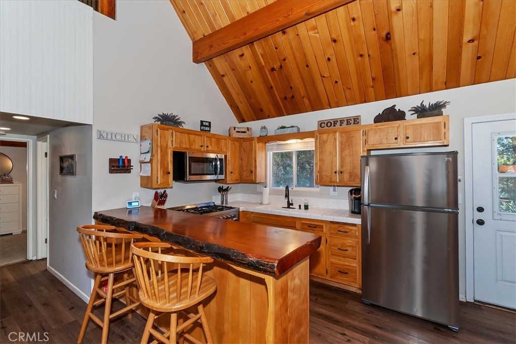 642 Villa Grove Property Photo 4