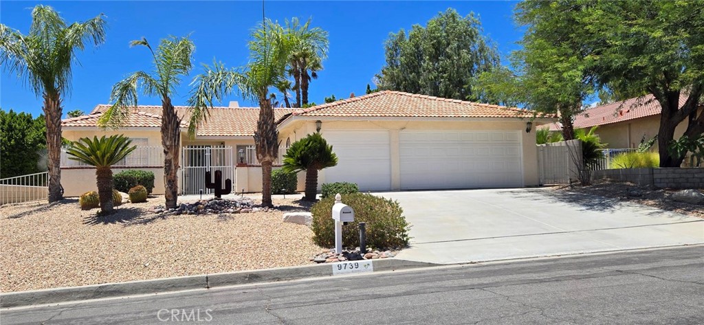 9739 Warwick Property Photo 1