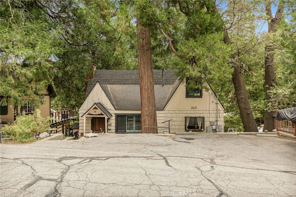 247 Oak Drive Property Photo 4