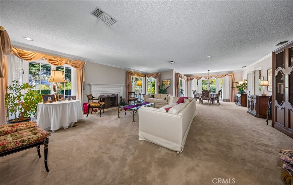 11577 Acacia Street Property Photo 6