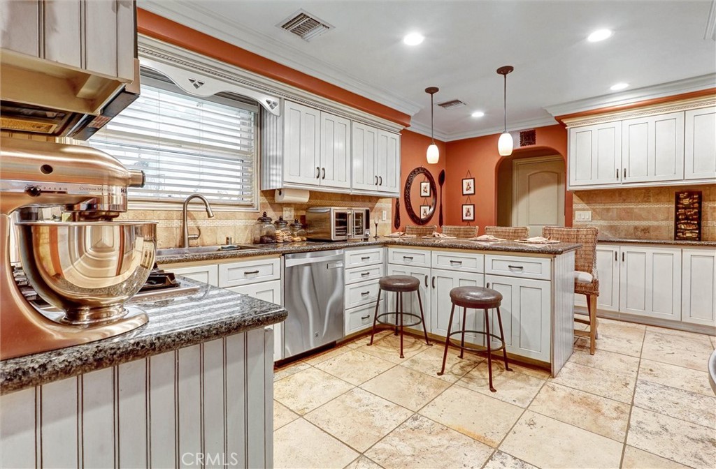 16926 Flanders Property Photo 13