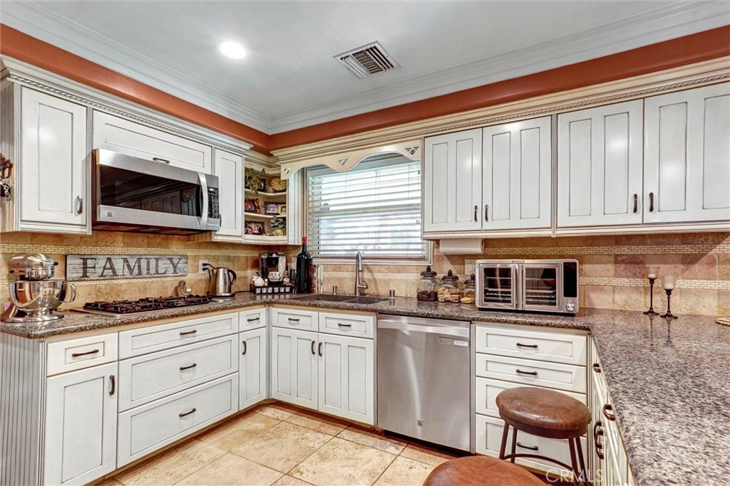 16926 Flanders Property Photo 14