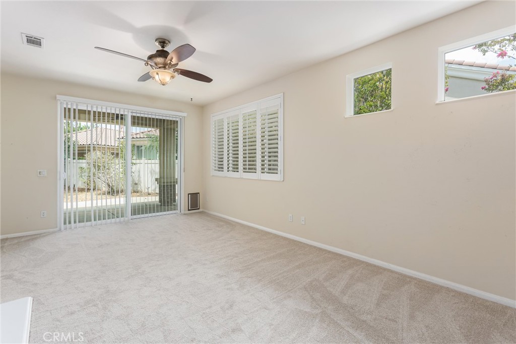 1659 Snowberry Property Photo 6