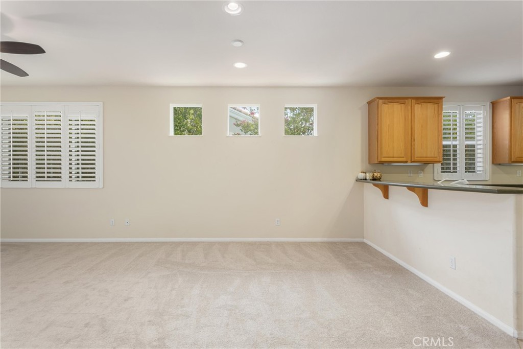 1659 Snowberry Property Photo 8