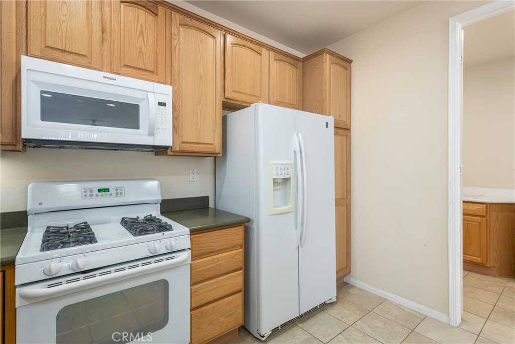1659 Snowberry Property Photo 10