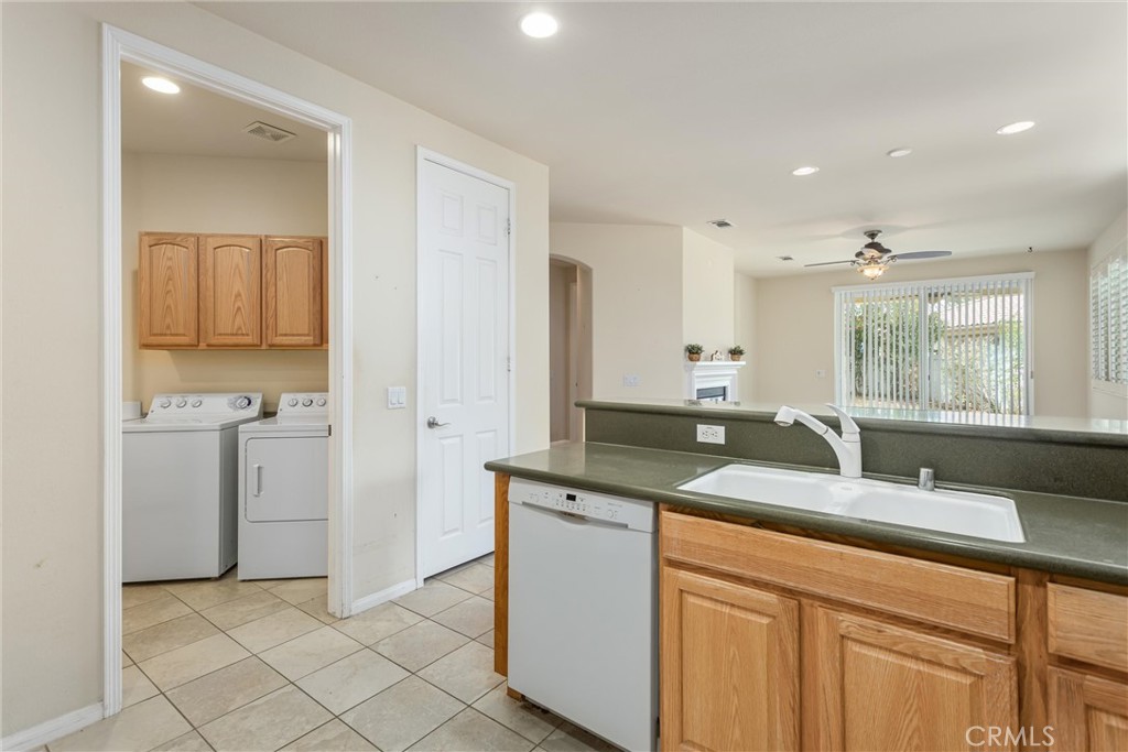 1659 Snowberry Property Photo 11
