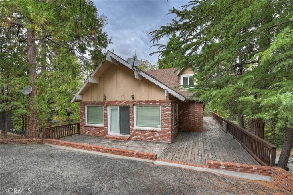 556 Pioneer Property Photo