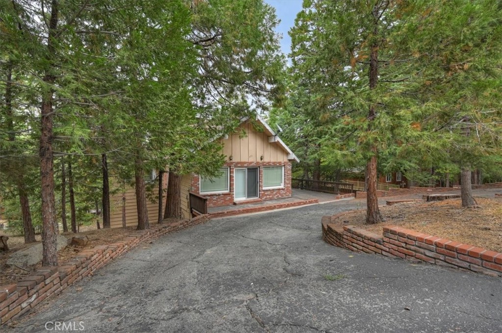 556 Pioneer Property Photo 2