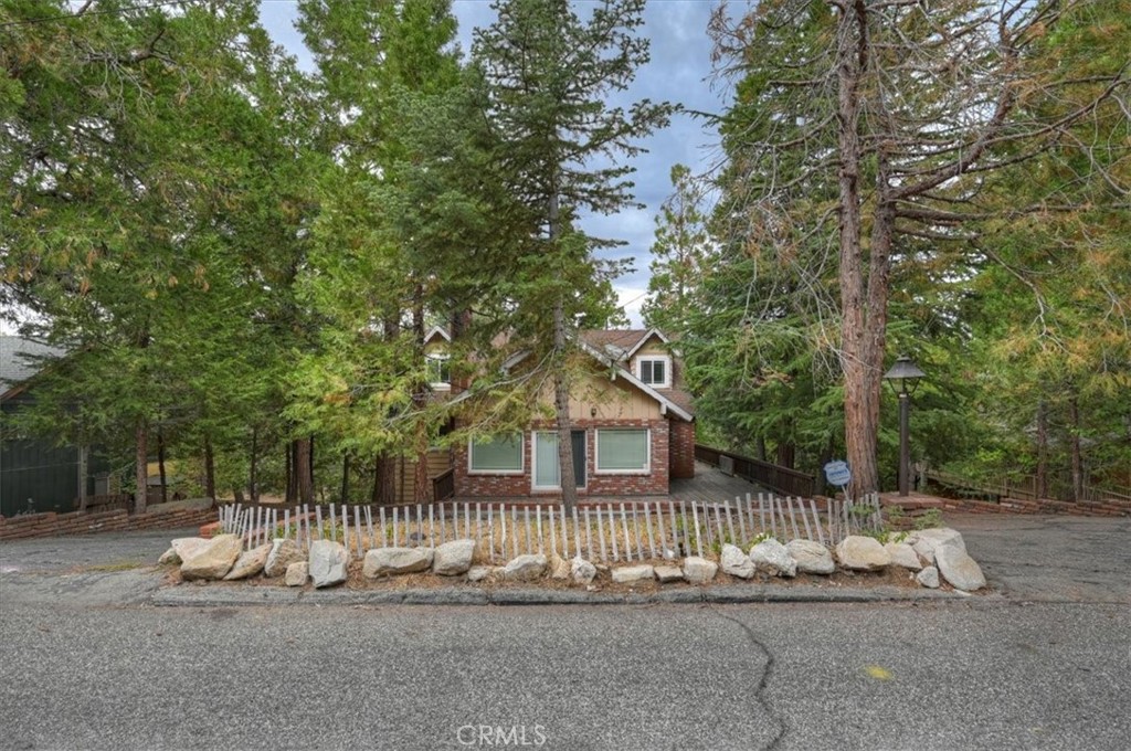 556 Pioneer Property Photo 3