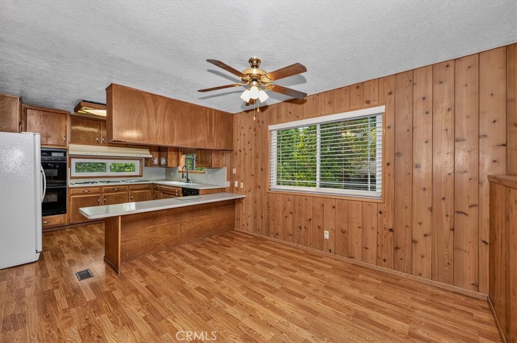 556 Pioneer Property Photo 9