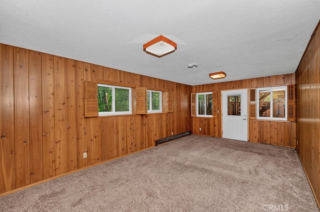556 Pioneer Property Photo 24