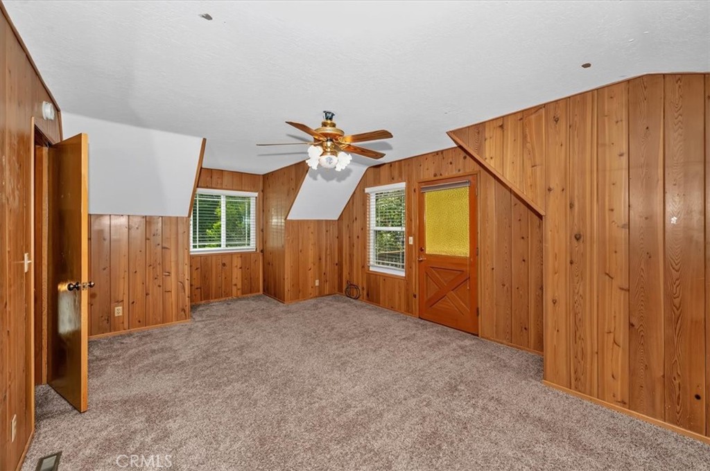 556 Pioneer Property Photo 28