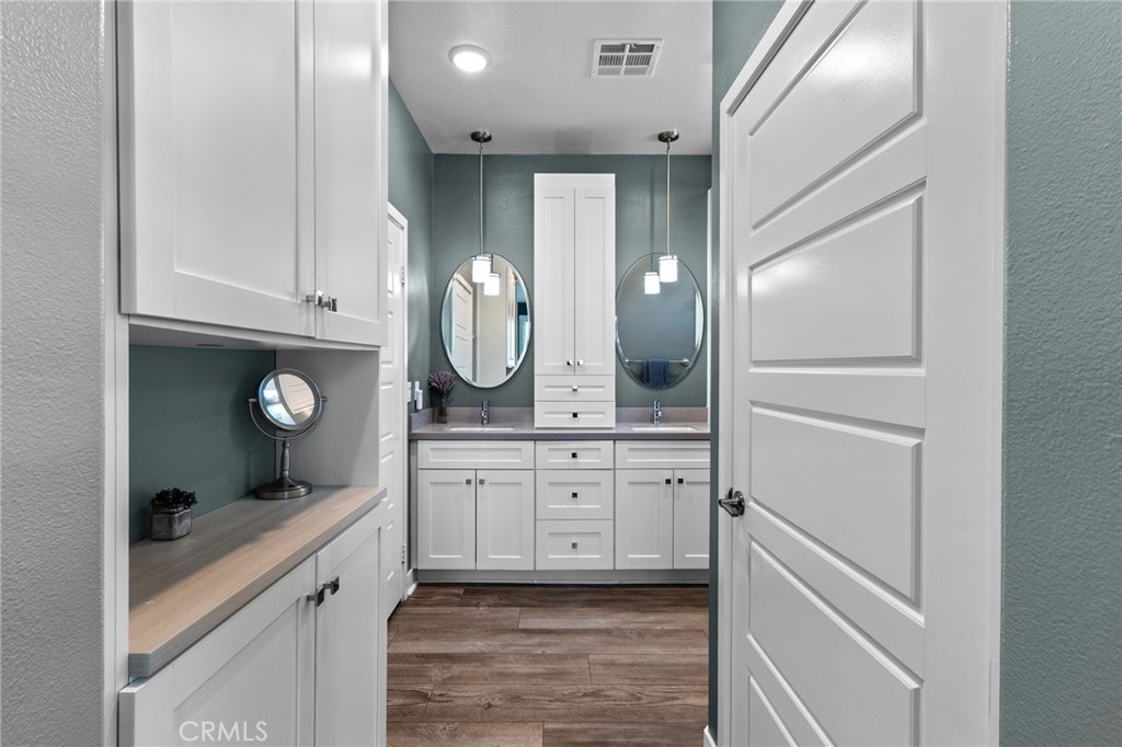 1540 Glenbright Property Photo 19