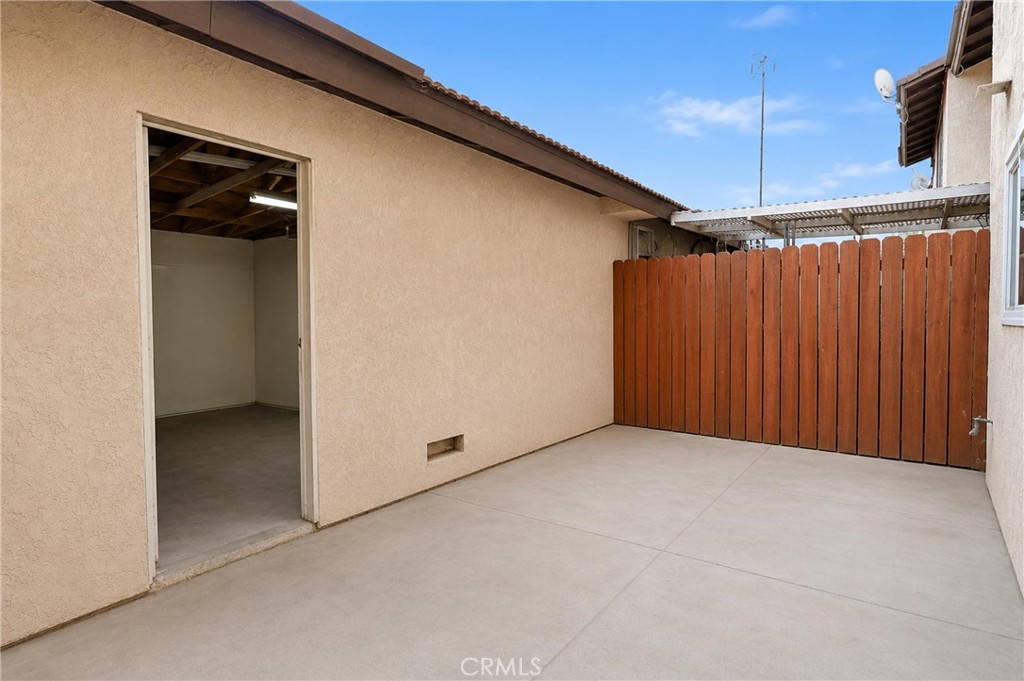 122 E Merrill Property Photo 20