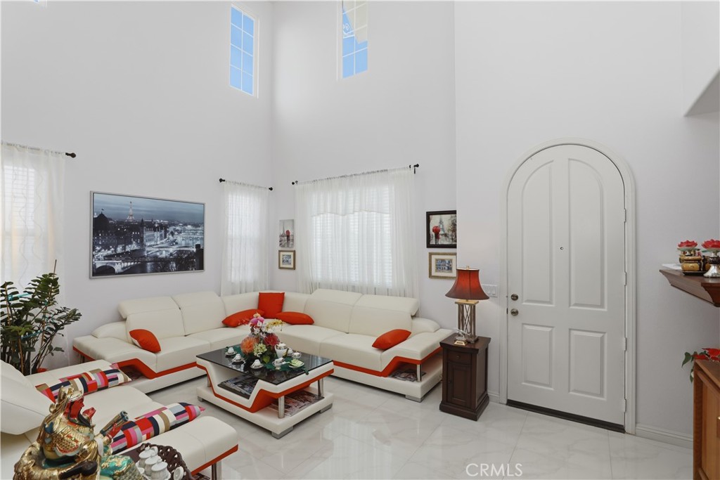 15979 Skyridge Property Photo 8