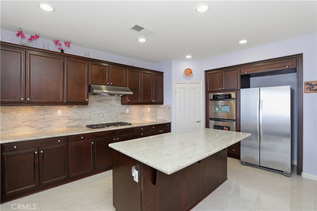 15979 Skyridge Property Photo 16