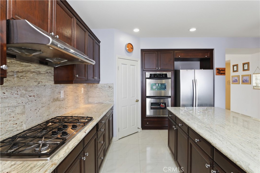 15979 Skyridge Property Photo 17