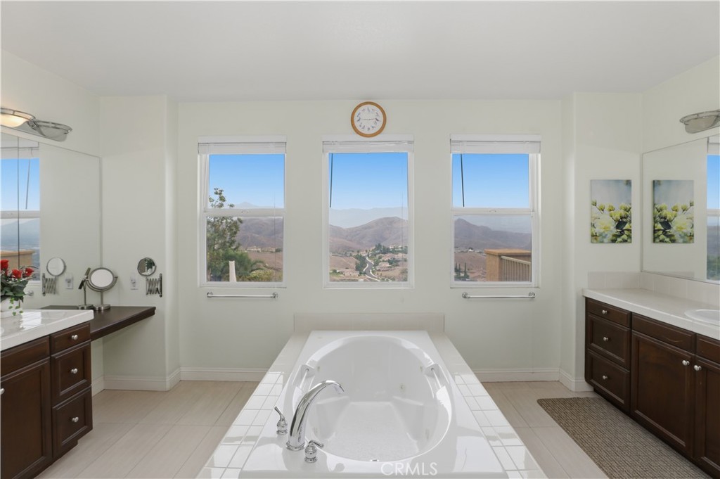 15979 Skyridge Property Photo 37