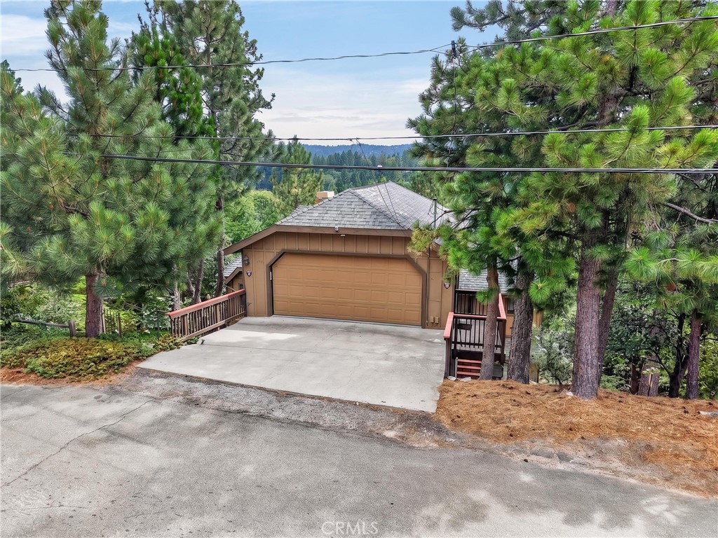 27779 West Shore Property Photo 2