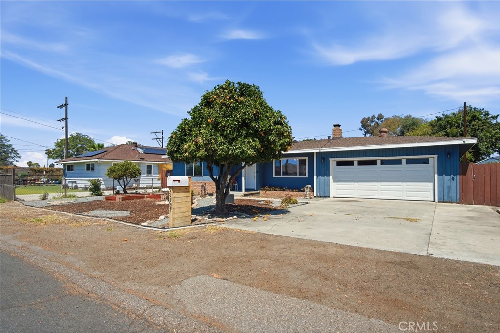 2367 Golden Avenue Property Photo 3
