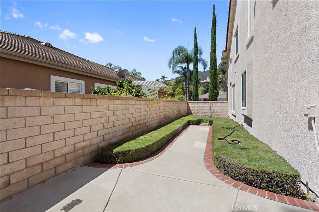 4459 Putting Green Property Photo 12