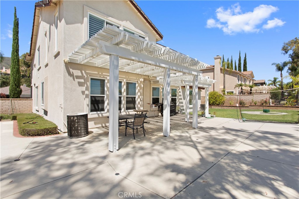 4459 Putting Green Property Photo 14