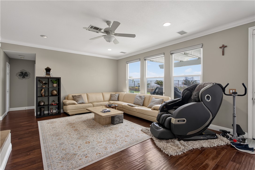4459 Putting Green Property Photo 23